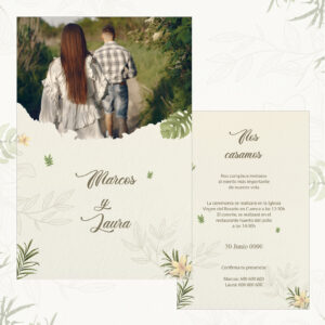 1. Invitados en invitación de boda con estilo natural y hojas verdes.