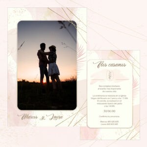 Amor romántico en campo, pareja en boda al atardecer, invitación de boda elegante, celebración de matrimonio en naturaleza.
