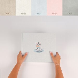 1. Album infantil personalizado con zebra y nombre Emilio en portada.