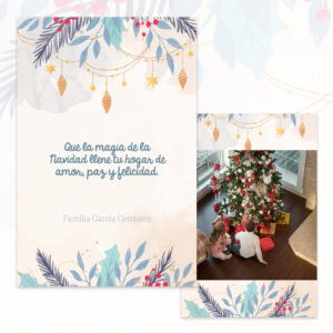 Árbol de Navidad decorado con regalos y adornos en decoración navideña.